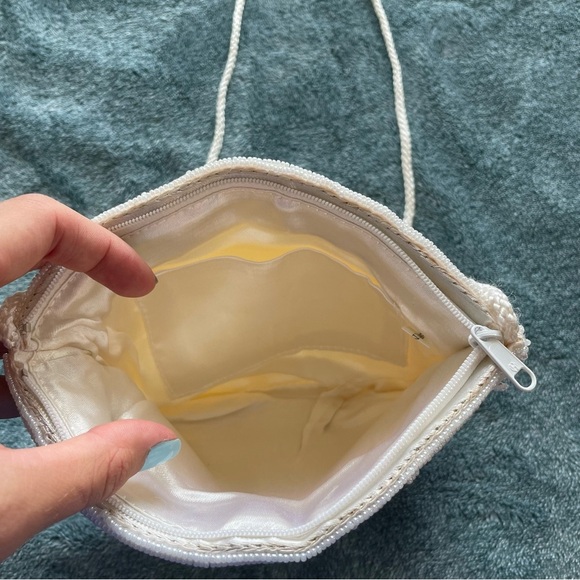 Elegant Cream Embroidered Women's Bag - Picture 5 of 6